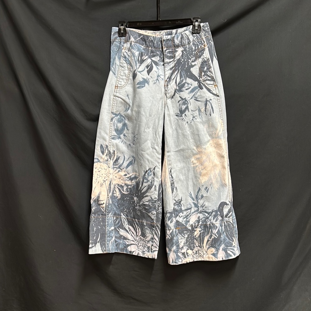 Pilcro Blue Floral Cropped Pants